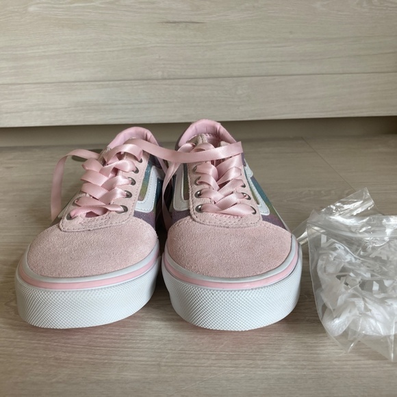 Vans- Pink Suede Ombre low top athletic shoe girl size 1 - Picture 2 of 6
